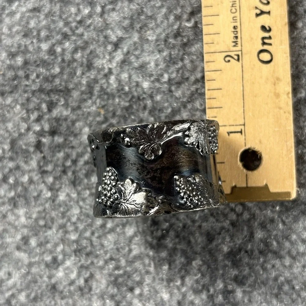 Antique Silverplate Grape Leaf Napkin Ring Victorian Table‎ Decor Vineyard
